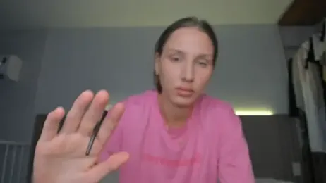 SofiClimbing webcam model stream image