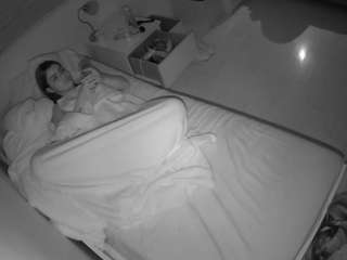 voyeurcam-julmodels-greybed-1 webcam camsoda model stream image