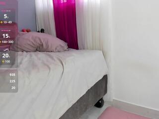 Mollyy Bloom webcam flirt4free model stream image