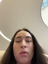 Holly_Play webcam model stream image