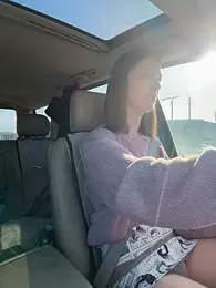 DollyTall webcam model stream image