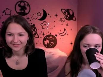 chloe_ley webcam model stream image