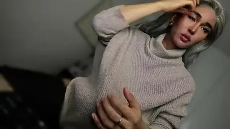 TheQueenNextDoor webcam model stream image