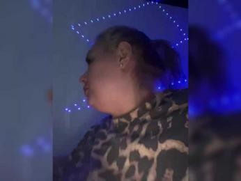 RobinLili webcam model stream image