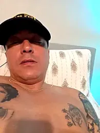 DoggiiDick webcam model stream image