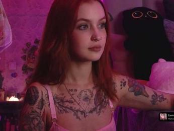 LisLy webcam model stream image