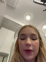 Baby_Tiny webcam model stream image