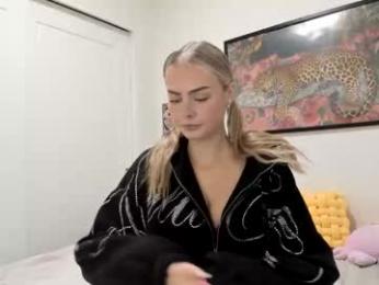 ariah_is_blonde webcam model stream image