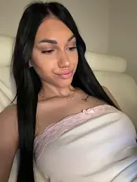 ilariea_girl webcam model stream image