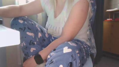 Larajustfu webcam model stream image