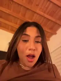 vellaah webcam model stream image