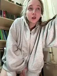 bambi_lu webcam stripchat model stream image