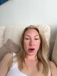 LuisaBecker webcam model stream image