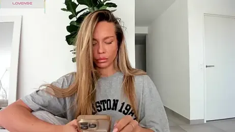 Kalyssy webcam model stream image