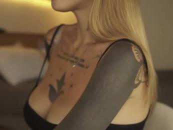 mileeena webcam model stream image