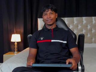 Cassian Gold webcam model stream image