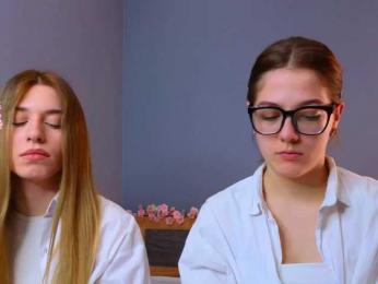 SweetTwins001 webcam model stream image