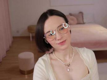 MissEssie bongacams stream image, 18.06.2025 13:40