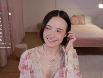 MissEssie bongacams stream image, 30.06.2025 15:40