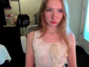 eve003300 chaturbate stream image, 19.08.2025 21:40