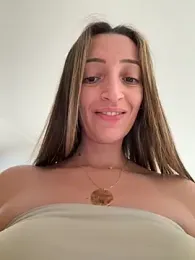 BelleLouiseVp stripchat stream image, 21.08.2025 10:00