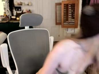 eve003300 chaturbate stream image, 14.10.2025 22:40