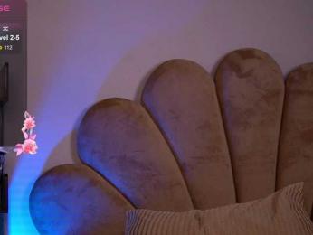 KairaAndrews bongacams stream image