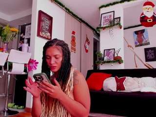 karlyee camsoda stream image