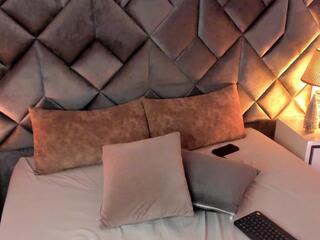 Leiza Thompson flirt4free stream image, 18.12.2025 19:00