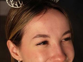 emely1benz bongacams stream image