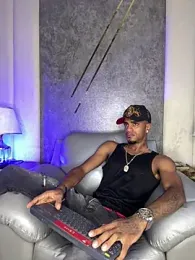 AaronCruz_ stripchat stream image, 02.01.2026 20:00
