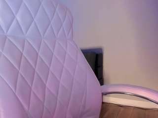 akura011 camsoda stream image