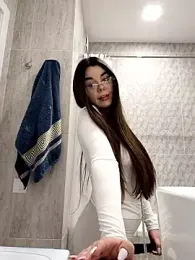 caressyourself stripchat stream image