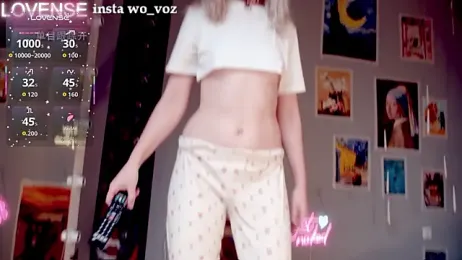 Careful_i_bite stripchat stream image