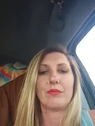 SheIsSomething stripchat stream image