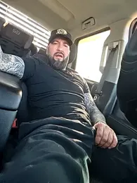 Beardedtattood stripchat stream image