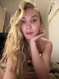 MariaTull stripchat stream image