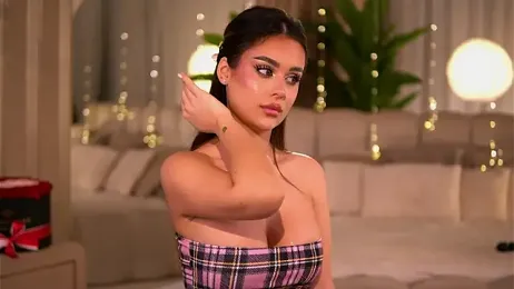 YasmineShaw stripchat stream image