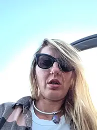 SheIsSomething stripchat stream image