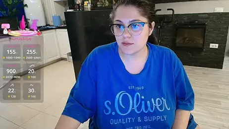 Layla- stripchat stream image, 15.04.2026 11:00