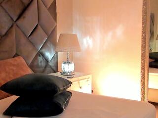 Leiza Thompson flirt4free stream image, 20.04.2026 15:30