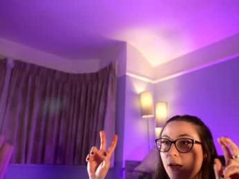 littlee33 chaturbate stream image, 12.03.2025 21:20