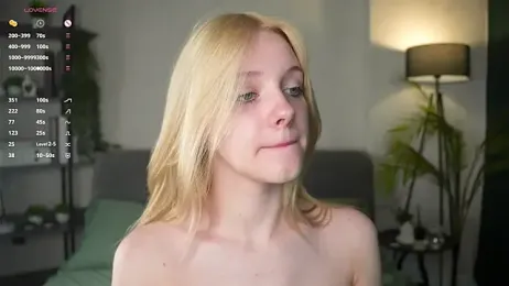 EdlaHewell stripchat stream image, 18.04.2025 11:00