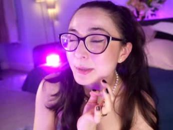 littlee33 chaturbate stream image, 19.04.2025 20:30