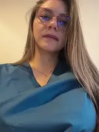 alicee16 stripchat stream image