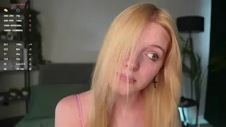 EdlaHewell stripchat stream image, 24.04.2025 11:00