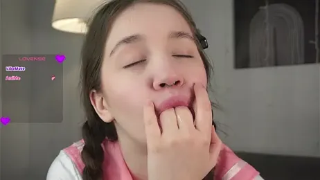 AmiLewis stripchat stream image